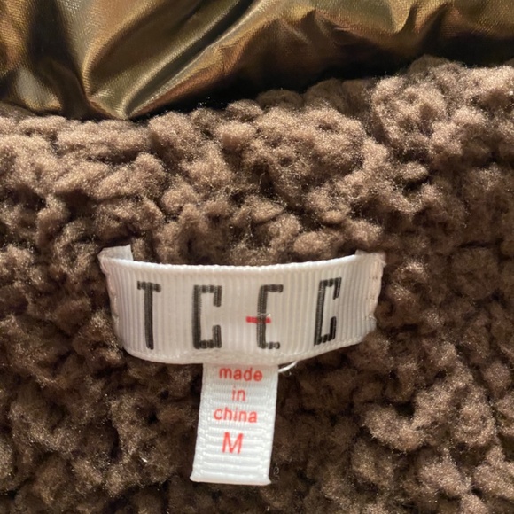 Puffer Jacket - Picture 3 of 6